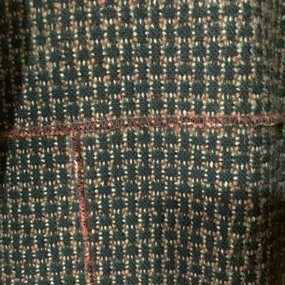 TWEED/ Herringbone coat with fur trim. - Picture 5 of 13